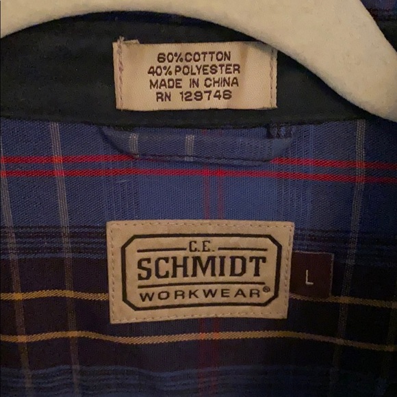 Button down - Picture 2 of 3